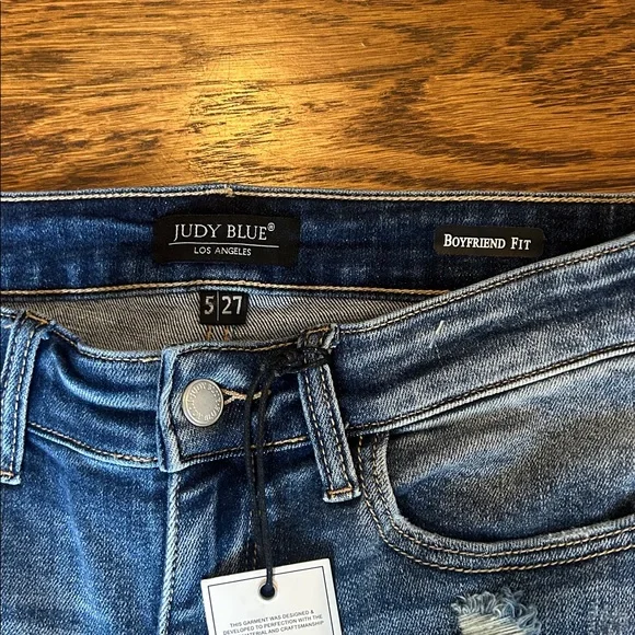 NWT Judy Blue Distressed Boyfriend Jeans medium wash size 27/5 - Picture 3 of 10